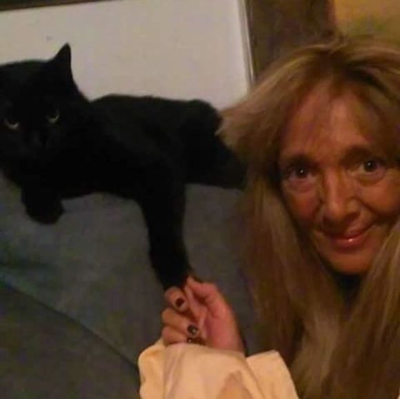 Meet your Posher, Gwenn - Picture 1 of 1